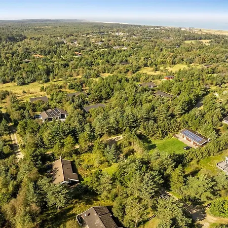 Holiday home Matthea - 900m From The Sea By Interhome