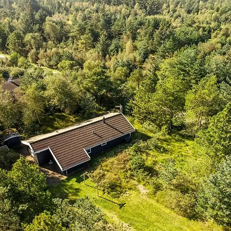 Holiday home Matthea - 900m From The Sea By Interhome *